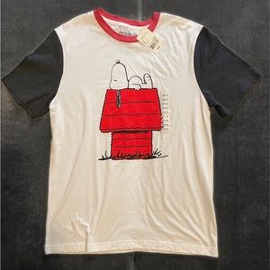 Peanuts Snoopy 2015 Short Sleeve Graphic T-shirt Size Medium